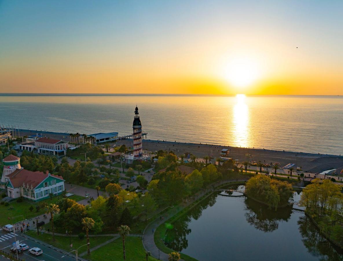 Seaside Resort In New Orbi Twins Batumi Ngoại thất bức ảnh